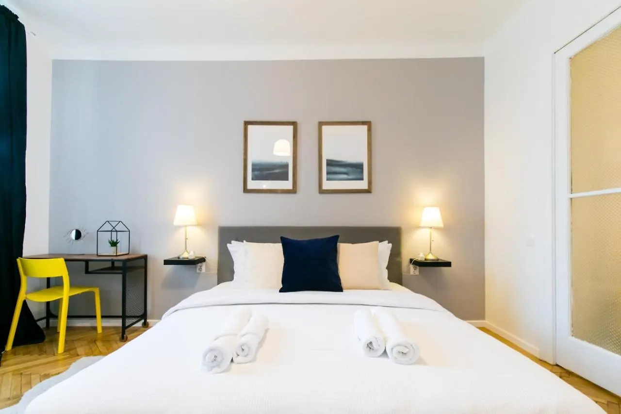 Catchy Dreams Spacious Apartment Str 43B Бухарест