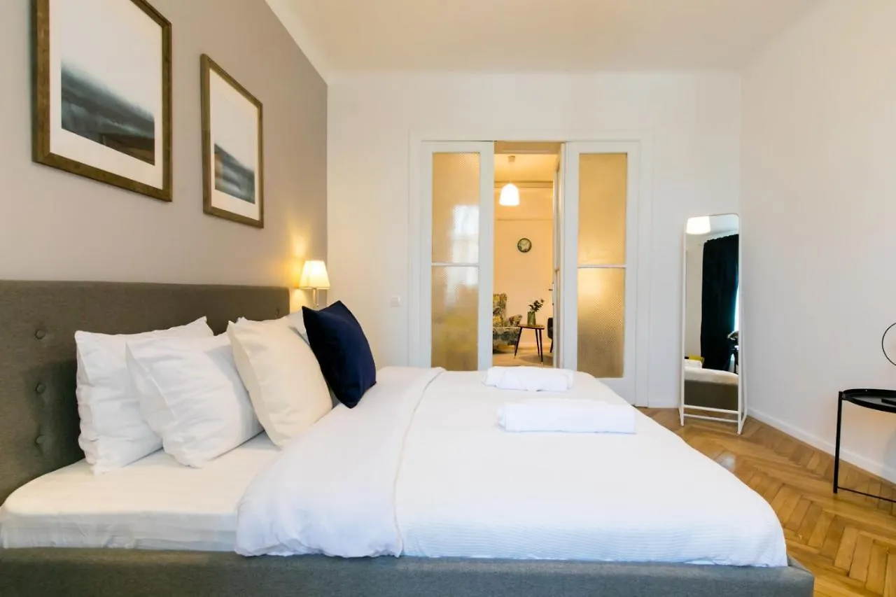 Catchy Dreams Spacious Apartment Str 43B Бухарест 0*,